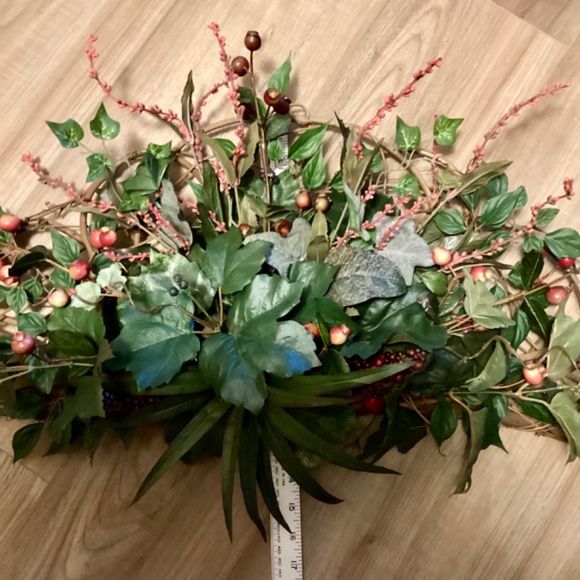 Artificial Greenery Ivy Floral Grapevine Wooden Wall Decor - Picture 5 of 7